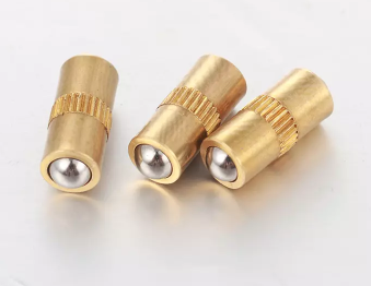 스프링 플런저와 볼 플런저의 차이점은 무엇입니까?